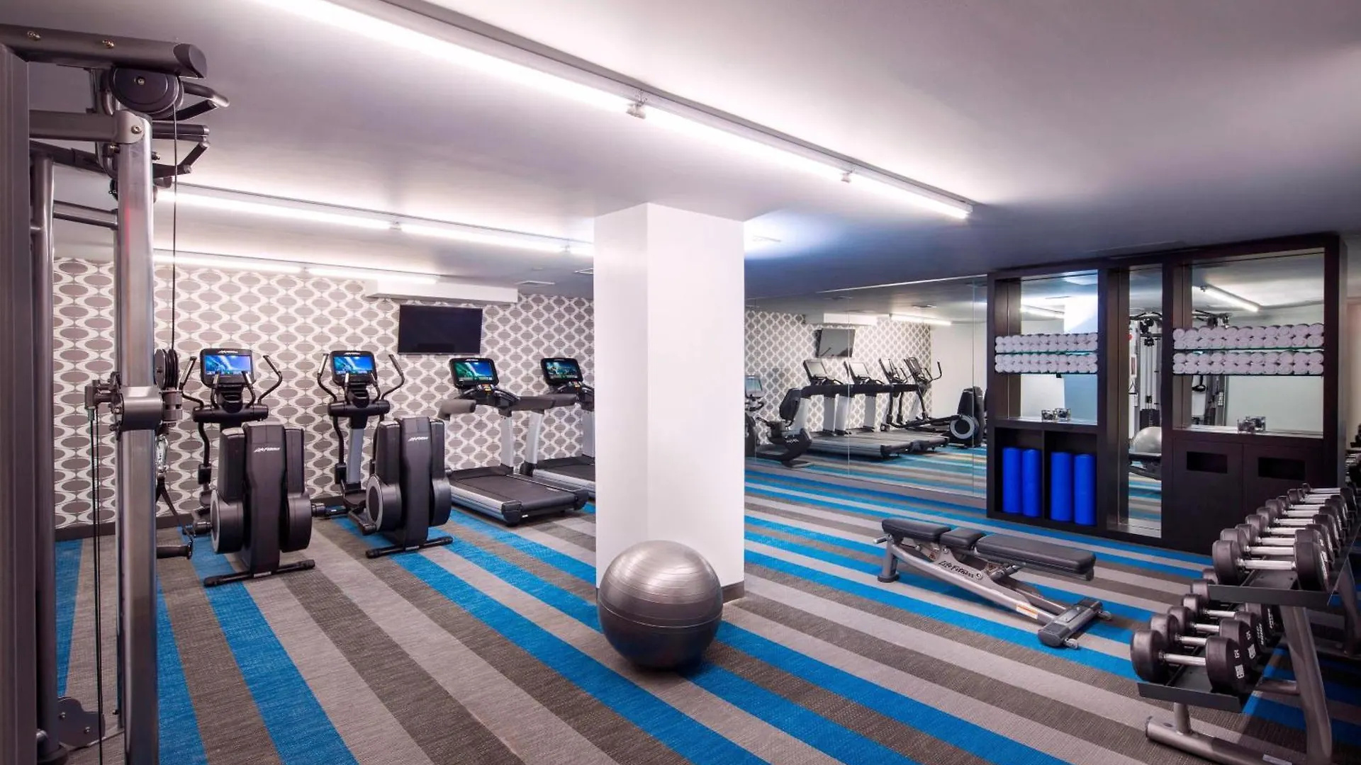 Aloft Long Island City-Manhattan View New York Hotel
